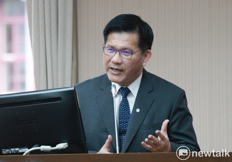 交通部長林佳龍已簽核，由高雄市、台北市分別獲得2022、2023年台灣燈會舉辦的第一優先序位(資料照)。   圖：張良一/攝