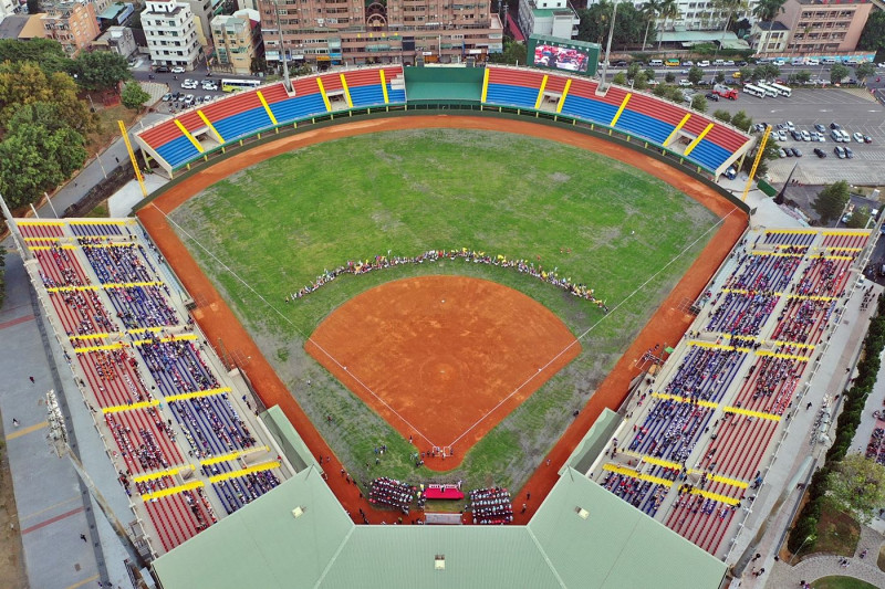 整建後的嘉義市立棒球場成為職棒富邦悍將的訓練基地。   圖：嘉義市政府/提供