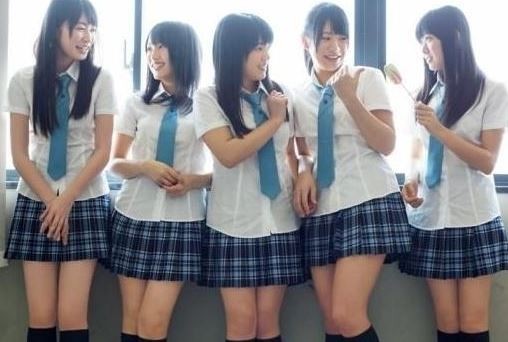 日本許多學校也規定女學生只能穿白色內衣。(示意圖)    圖 : 翻攝自網路