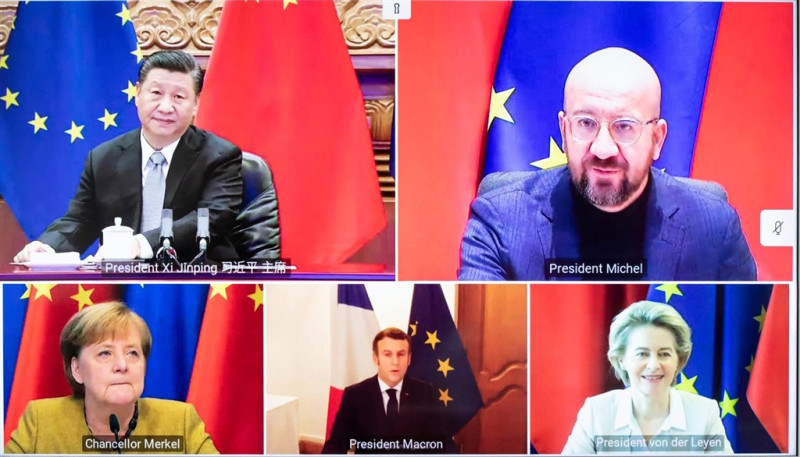 德國總理梅克爾（下排左）、法國總統馬克宏（下排中）、歐盟執委會主席范德賴恩（下排右）等歐盟領導人日前與中國國家主席習近平（上排左）「原則上」達成投資協定。   圖：取自vonderleyen推特