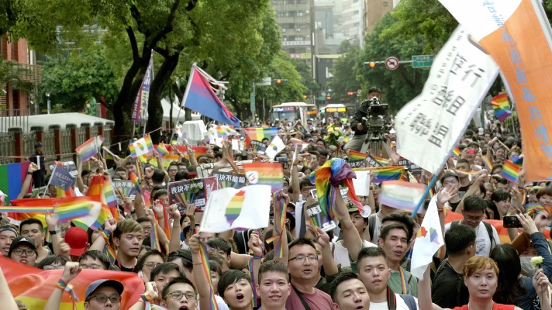 台灣首映紀錄片《同愛一家》，關注多位生活在台灣、來自不同世代的同志族群故事。    圖：新北市文化局提供