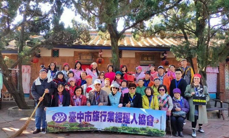 中彰觀光圈旅行業者踩線燈會遊程景點-苗栗苑裡東里家。   圖:參山處/提供