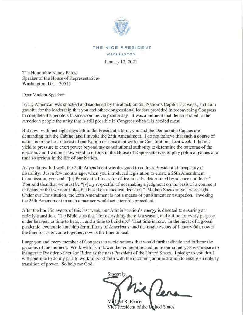 美國副總統彭斯寫信給眾議院議長裴洛西，明確拒紀援引《憲法》第25條修正案。   圖：翻攝自美npr推特