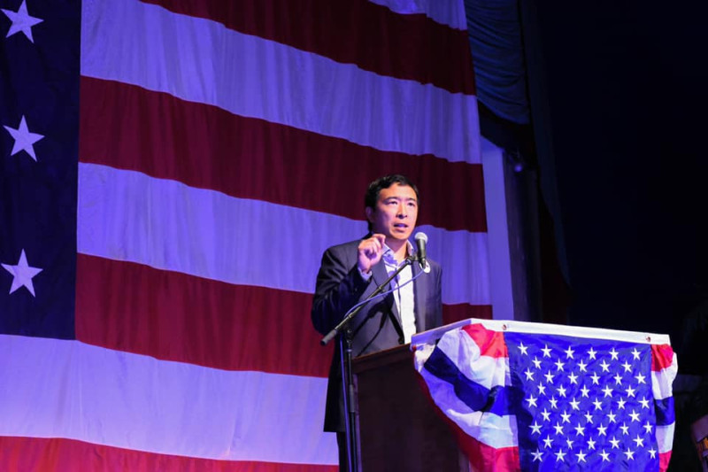台裔企業家楊安澤（Andrew Yang）今天宣布將參選紐約市長，將紐約打造成「反貧窮城市」。   圖：翻攝自Andrew Yang臉書
