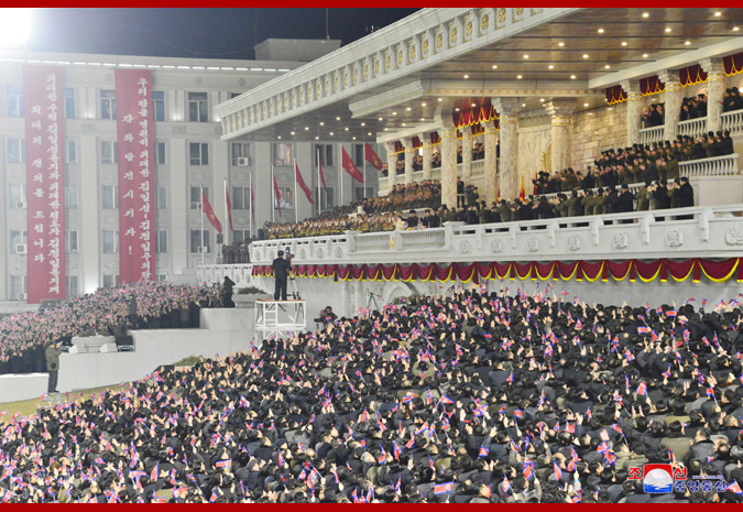 據「韓聯社」報導，有消息人士指出，這次閱兵大會並沒有在北韓國營電視台進行實況轉播。   圖：翻攝自朝中社
