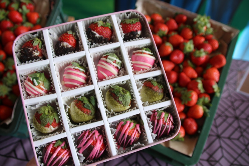 業者搭配草莓季，推出充滿粉紅戀歌的草莓禮盒   圖/TC巧舖