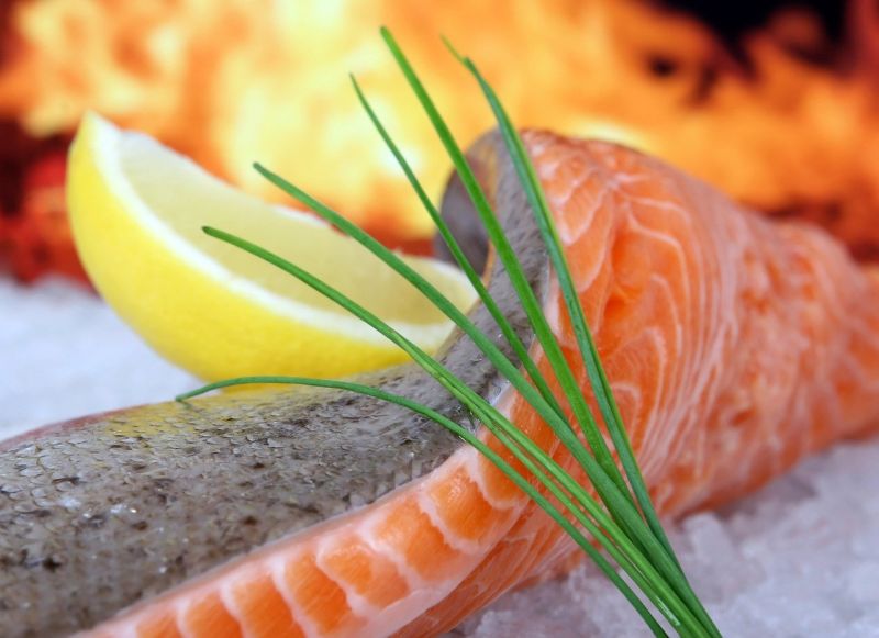 美食專欄《央七食上大轉盤》分享了簡單的「鯛魚料理法」，只需「5步驟」即可上桌，還能吃到原汁原味的鯛魚。   示意圖／取自pixabay