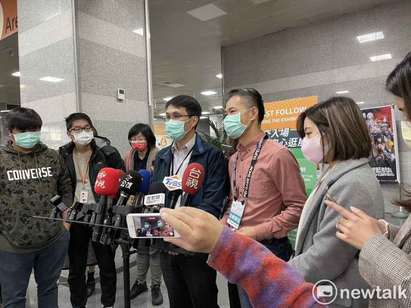 台北市衛生局今前往視察台北電玩展防疫措施。   圖：周煊惠 / 攝