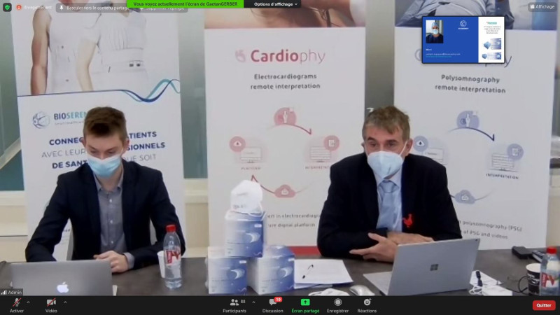 法國BioSerenity公司與里爾大學合作研發可殺死武漢肺炎新冠病毒口罩，該公司首席執行官Marc Frouin（右）表示，即日起開放訂購。   圖：翻攝自BioSerenity臉書