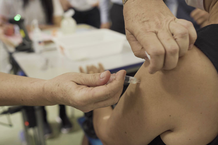 巴西聖保羅州的塞拉納鎮將進行3萬人的新冠疫苗接種試驗，以協助衛生單位了解疫苗的實際效用。   圖：翻攝自Instituto Butantan官網