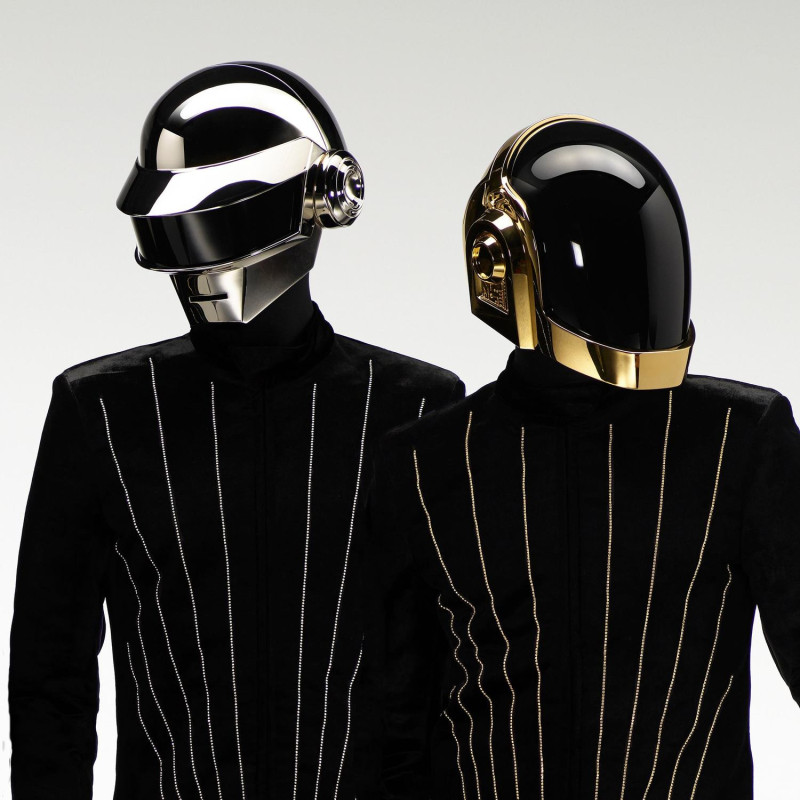 法國經典電音雙人組合傻瓜龐克（Daft Punk）無預警宣布解散！   圖：翻攝自臉書