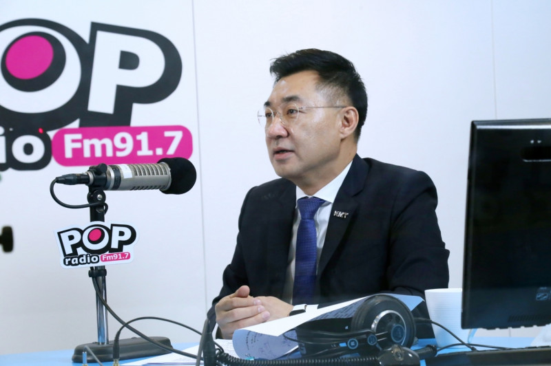 國民黨主席江啟臣接受電台專訪。   圖：《POP撞新聞》／提供
