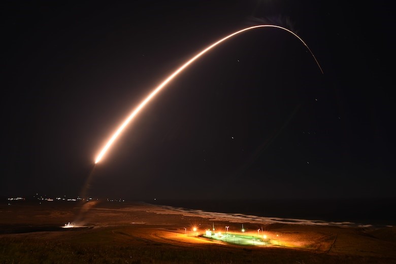 美國空軍全球打擊司令部（AFGSC）宣布，成功試射1枚「義勇兵3型洲際飛彈」（Minuteman III）。   （圖取自AFGSC）