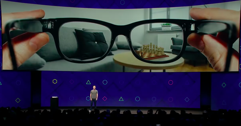臉書執行長祖克柏（Mark Zuckerberg）在2017年的開發者大會提到智慧眼鏡的應用。   圖：擷取自Facebook for Developers