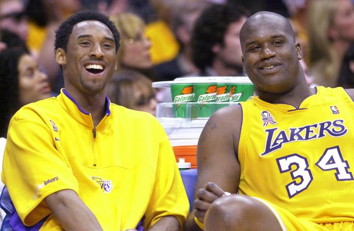  Shaquille O'Neal(右)透露他認為可以超越Kobe Bryant單場81分紀錄的現役五大球星。   圖／美聯社／達志影像
