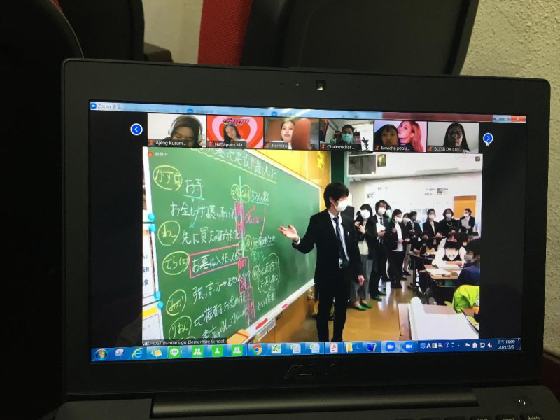 線上來自26國的學習共同體教育工作者，透過視訊看了值得深思的課。   圖：新北市教育局 / 提供