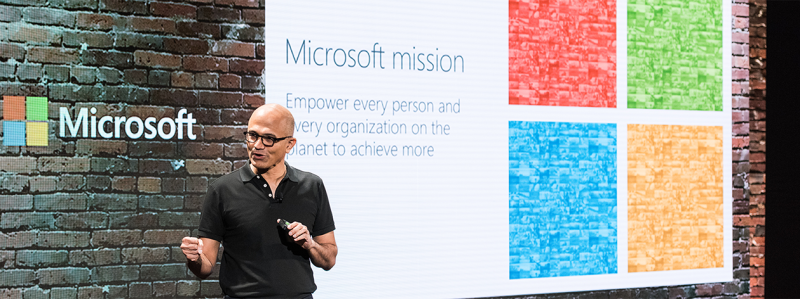 微軟無限期延後美國員工回辦公室上班的時間。圖為微軟執行長納德拉（Satya Nadella）。   圖：翻攝自Microsoft