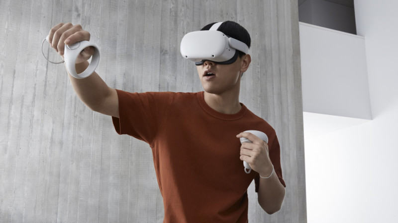 臉書推出的VR頭戴裝置Oculus Quest 2。   圖：翻攝自Facebook