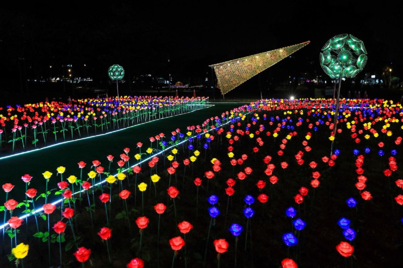 岡山燈藝節宣布閉幕從3月28日延長至4月5日。   圖：高雄民政局／提供