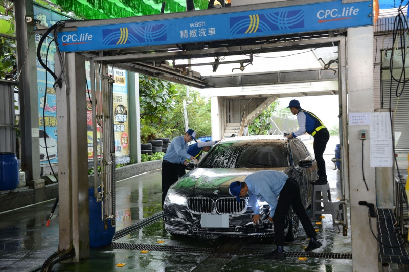 桃園市政府宣布，自即日起解除停止洗車限制 。   圖：台灣中油／提供