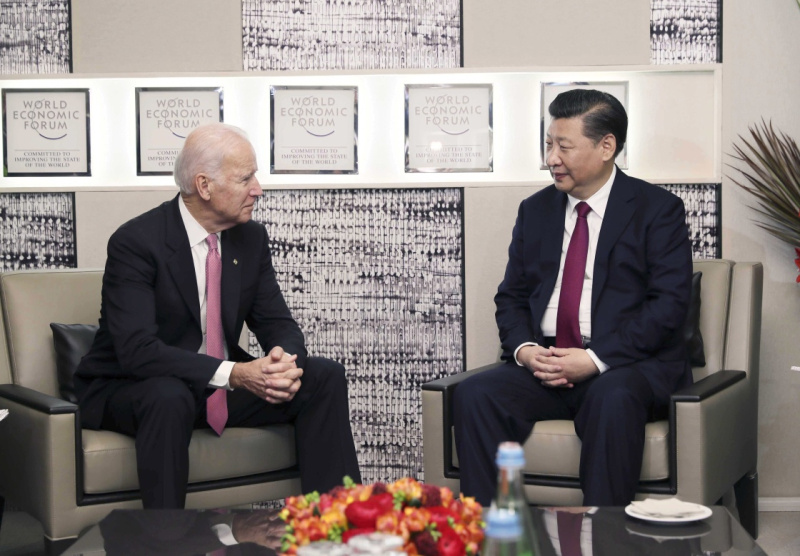 中國領導人習近平（右）與美國總統拜登（左），將在今（15）日展開會談。(資料照)   圖：翻攝新華社