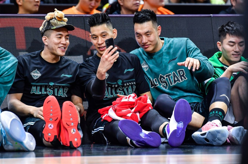 Nike等外商拒用新疆棉在中國引發抵制風暴，但中國體壇迄今靜悄悄，因為Nike是長期以來最大的贊助商。圖為2020年1月12日CBA全明星賽遼寧隊主力球星郭艾倫（左1）穿著Nike球鞋。   wj6