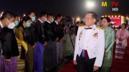 緬甸軍政府總司令敏昂萊（Min Aung Hlaing）為慶祝軍人節，舉辦了一場盛大奢華的晚宴，當天軍方卻槍殺了至少114人。   圖 : 翻攝自緬甸電視台