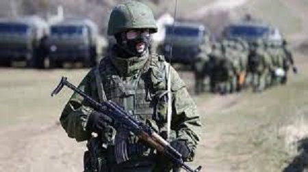 俄羅斯與烏克蘭邊界情勢逐漸緊張，有消息指出俄羅斯正在兩國邊境大規模集結軍隊。   圖 : 翻攝自新浪網