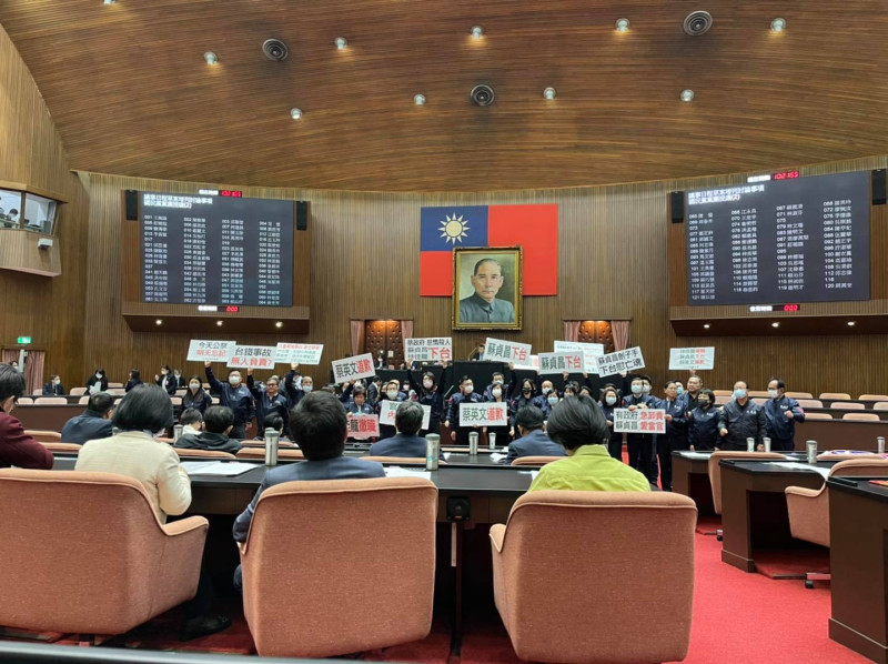 國民黨持續在立院要求蘇內閣下台負責   圖:擷取自王定宇臉書