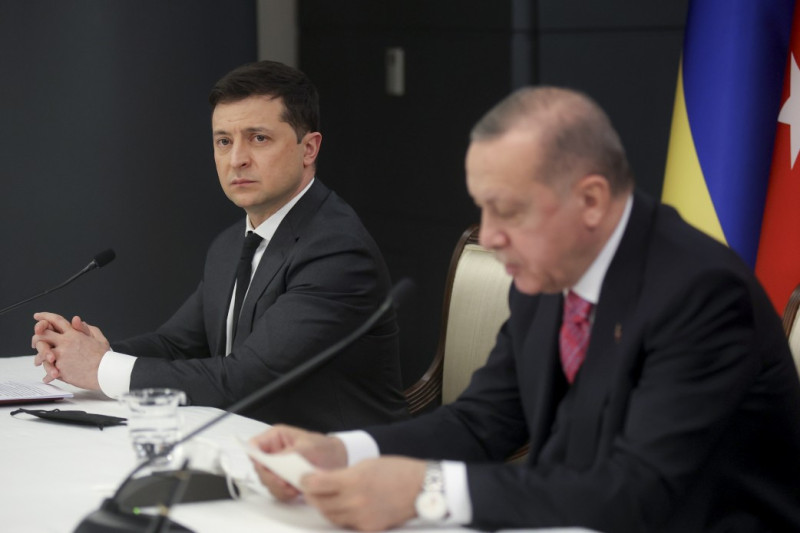 艾爾段提議在伊斯坦堡召開澤倫斯基和蒲亭出席的3方會議。    圖：翻攝自烏克蘭總統府官網