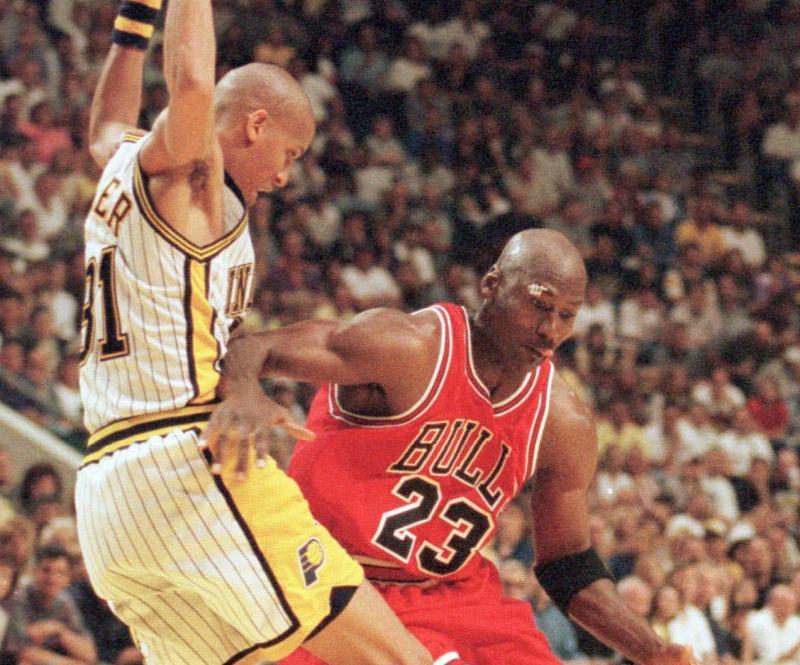 Michael Jordan對決Reggie Miller。   圖／美聯社／達志影像