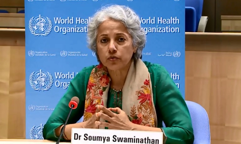 世衛組織首席科學家史瓦米那尚（Soumya Swaminathan）表示，疫苗雖然可以保護民眾不轉成重症，但無法百分百保證不會傳播病毒。   圖：翻攝WHO臉書直播影片
