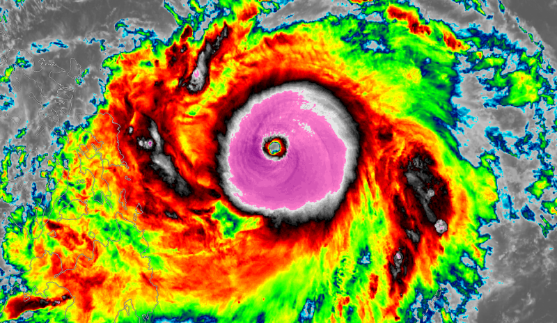 舒力基颱風在今（17）日下午增強為強烈颱風。   圖：翻攝自臉書「台灣颱風論壇｜天氣特急」