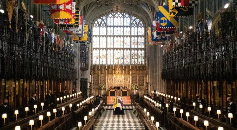 英國王室在溫莎城堡聖喬治禮拜堂為菲立普親王舉行喪禮。   圖/The Royal Family臉書粉專