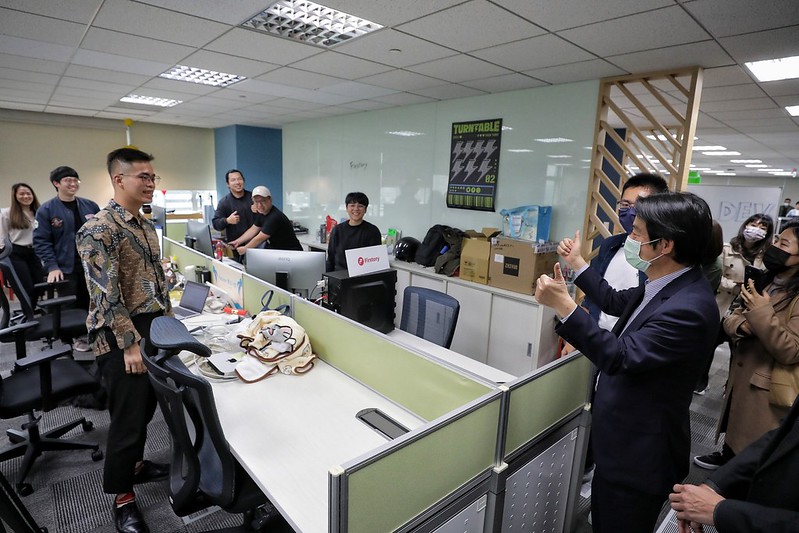 副總統賴清德參訪KKBOX，和員工互動交流。   圖 : 翻攝自總統府網站