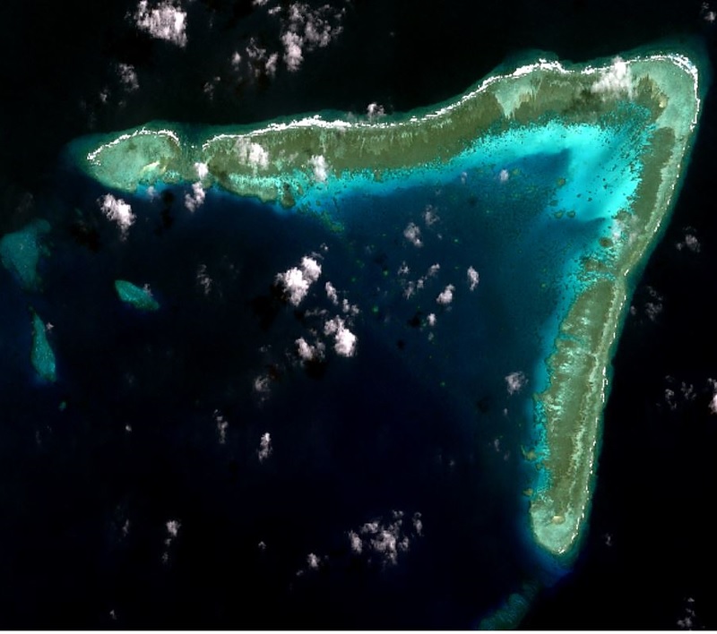 中國船艦持續騷擾菲律賓惠特森礁一帶，但菲國總統杜特地之前毫無作為，引起不滿。   圖：美國太空總署/提供