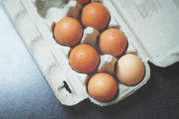 在日常生活中，雞蛋幾乎是家家戶戶冰箱中的必備食材。   圖／取自 Unsplash