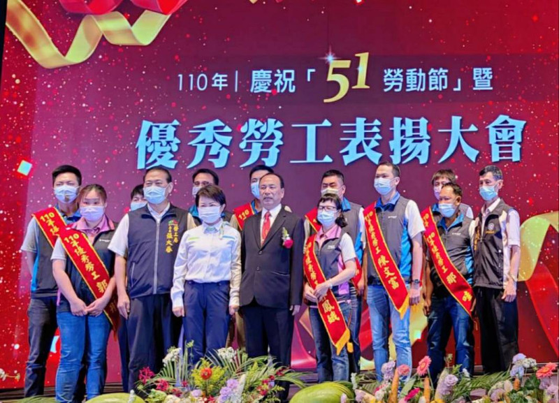 台中市長盧秀燕出席優秀勞工表揚大會。   圖：台中市政府/提供