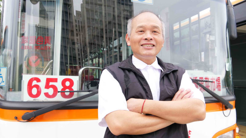 獲選為公車優良駕駛員的台北客運資深駕駛員陳金峰。   圖：新北市交通局提供