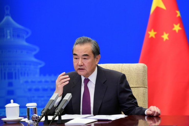 王毅稱中國在對外援助與發展合作中「從不干涉他國內政，從不附加任何政治條件」。   圖 : 翻攝中國外交部網站