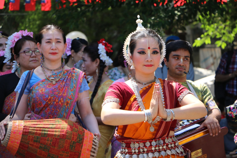 「2021年印度文化節」以印度歌舞遊行熱鬧開展。   圖：新北市文化局提供