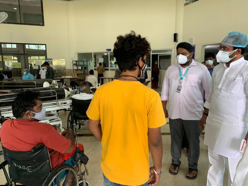 印度第二波新冠肺炎(COVID-19)疫情嚴峻，連日來確診與病故人數屢創新高。   圖：翻攝自G Kishan Reddy推特