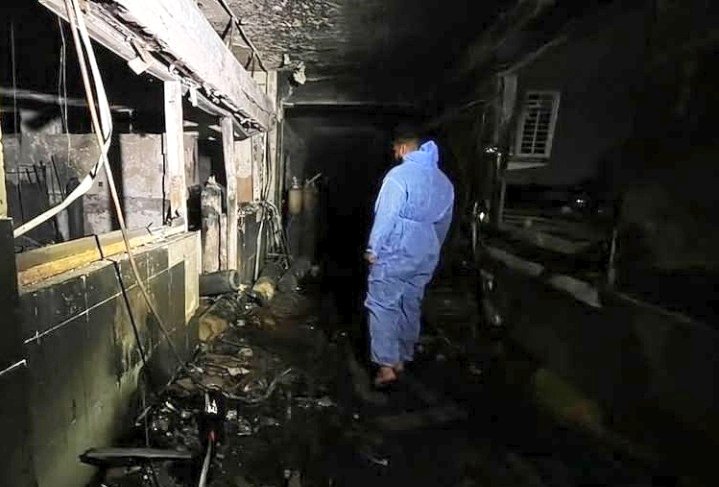 巴格達一所專門收治武漢肺炎患者的醫院發生重大火災意外，至少奪走82多條人命，   圖：翻攝@Rizvi6Mahi推特