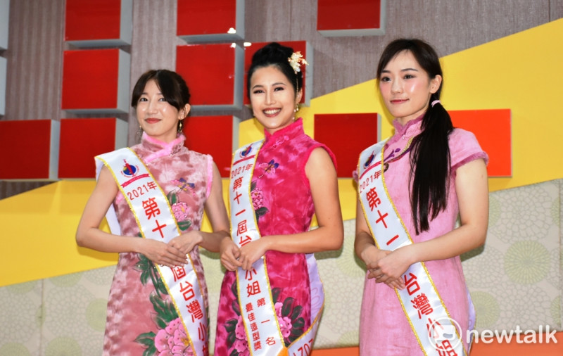 三位本屆台姐佳麗何妮臻、王韻雅及高千棃(左至右)出席記者會。   圖：孫家銘/攝