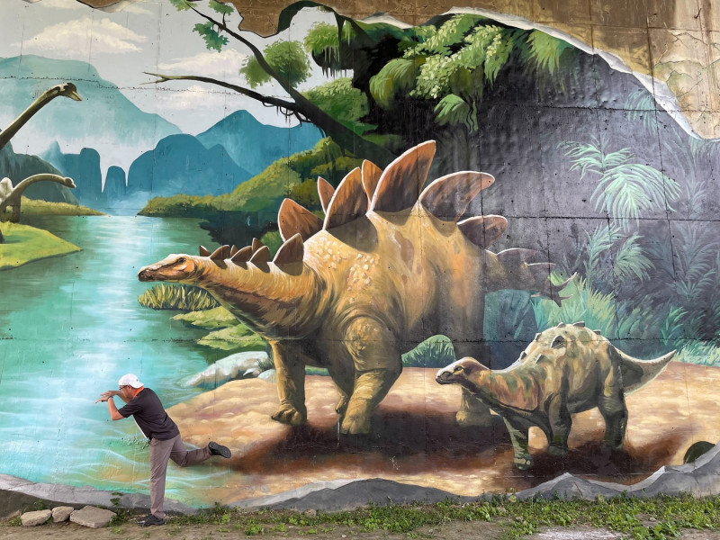 3D彩繪牆—我也是恐龍。   圖：新北水利局／提供