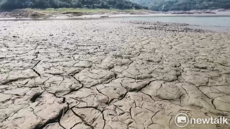 台灣缺水則持續惡化，除南部以外，石門水庫今（21）日蓄水率也已低至1成5，剩餘天數僅18天   圖：林昀真／攝