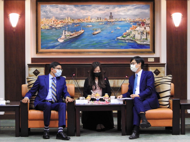 陳其邁(右)接待印度台北協會會長戴國瀾。   圖：高雄市政府提供