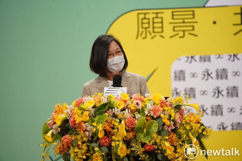 蔡英文表示，每一代的台灣人都有一個最嚴肅的使命，就是把一個更好的國家交給下一代。   圖：林昀真/攝