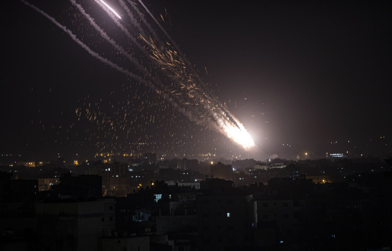 哈瑪斯組織以火箭飛彈攻擊以色列。   圖：達志影像／美聯社