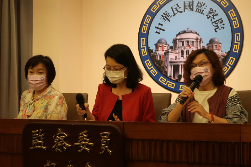 監察委員紀惠容、王美玉、王幼玲（由左至右）   圖：林朝億/攝
